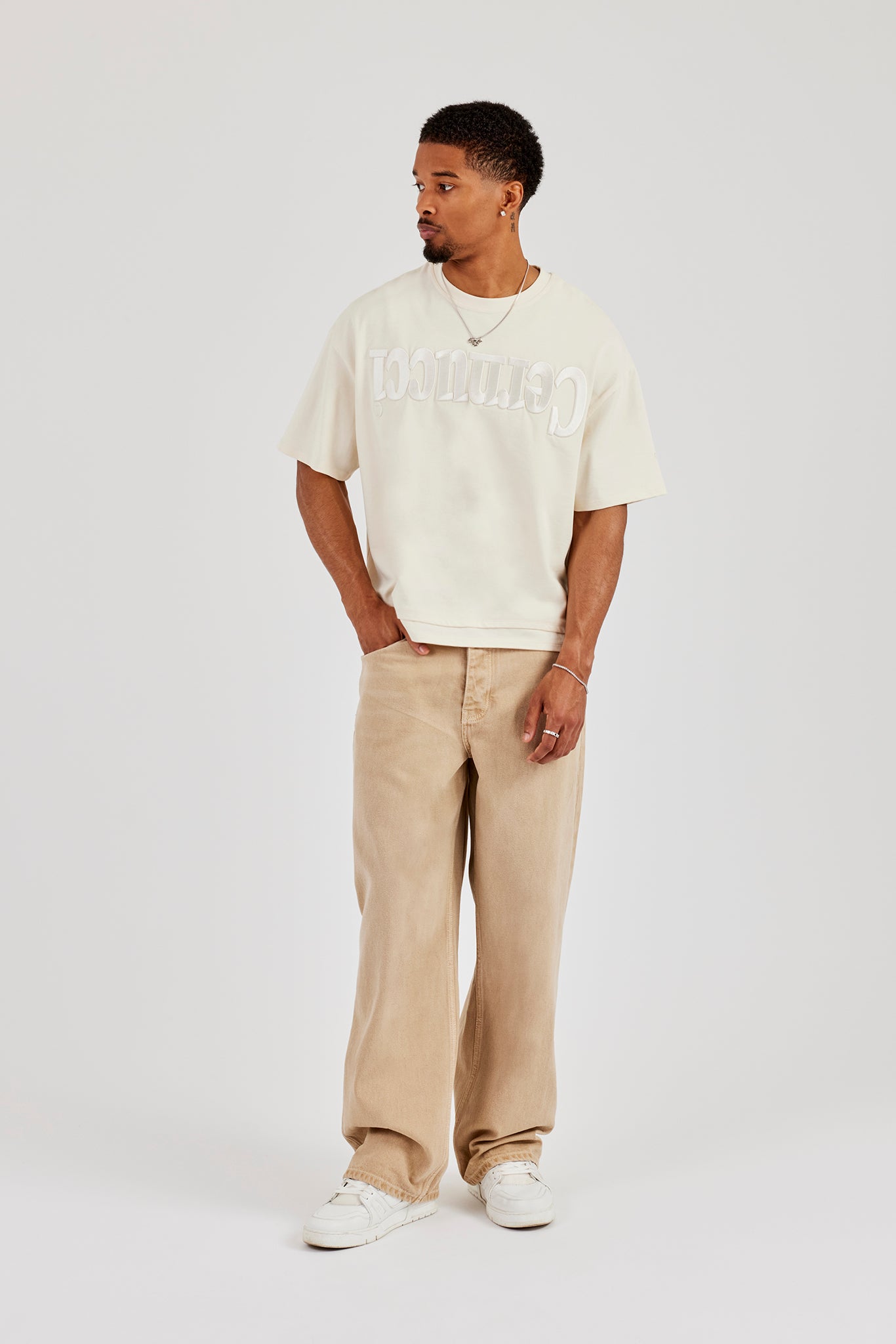 Jeans im Baggy-Fit in verwaschenem Stone